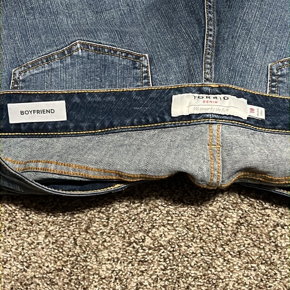 Torrid Boyfriend distressed jeans - Picture 4 of 4